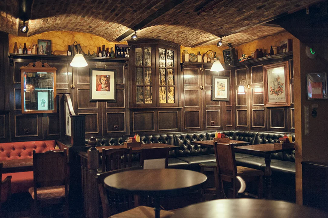 The Ultimate Pub Crawl: A Guide to Irish and British Bars in Paris